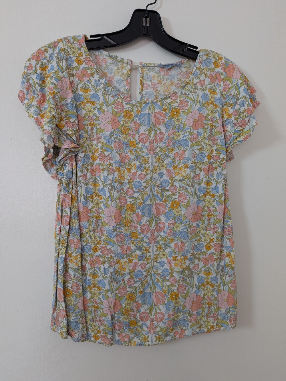 Floral Short-Sleeve Blouse in Pastel Pink and Blue